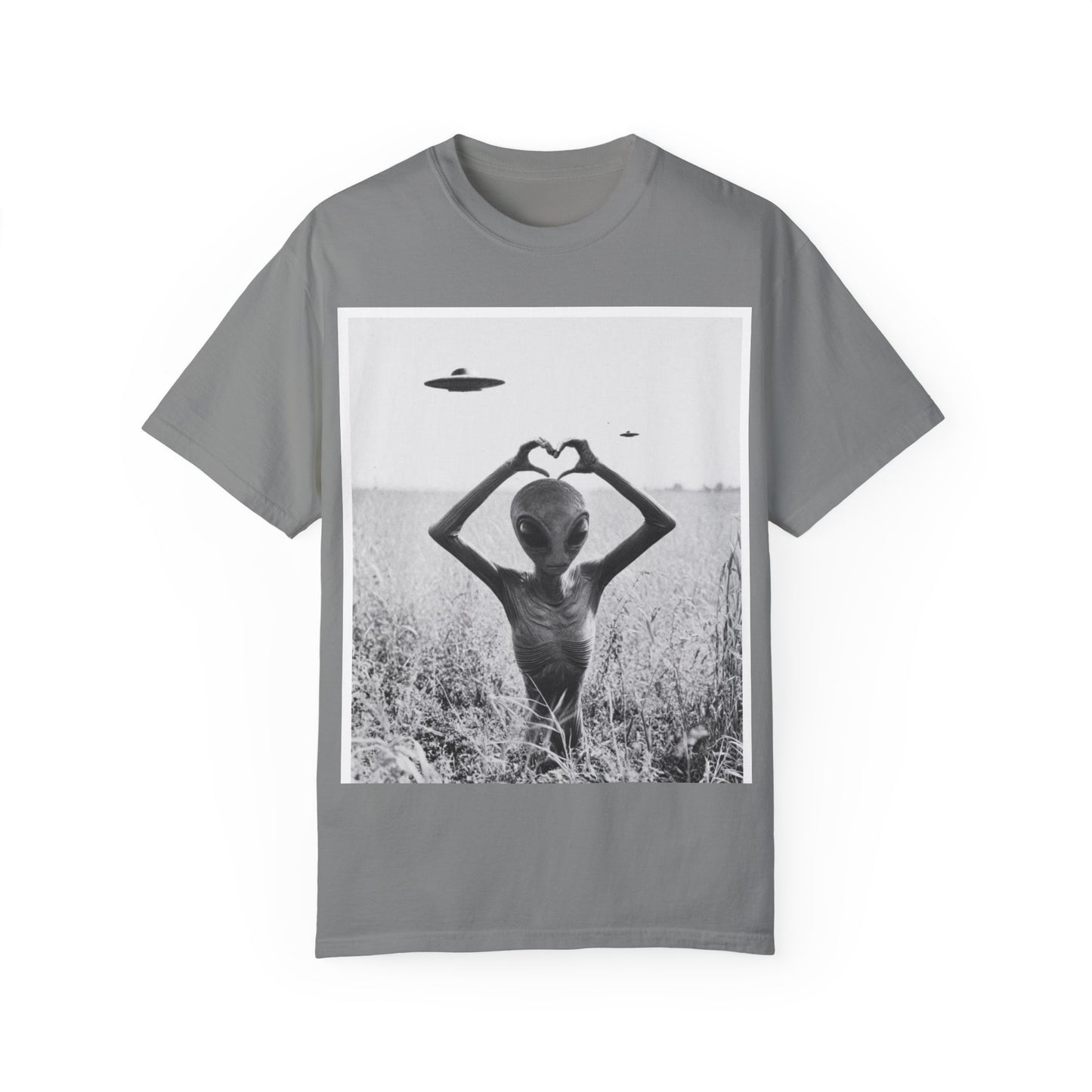 Alien T-shirt - Vintage Sci-Fi Heartwarming Scene