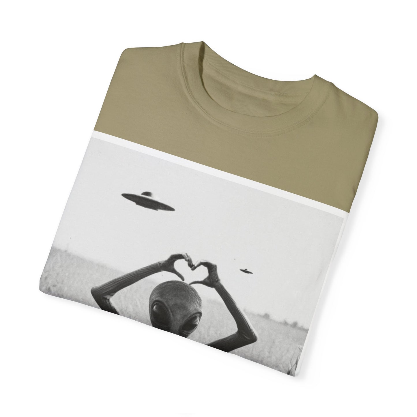 Alien T-shirt - Vintage Sci-Fi Heartwarming Scene