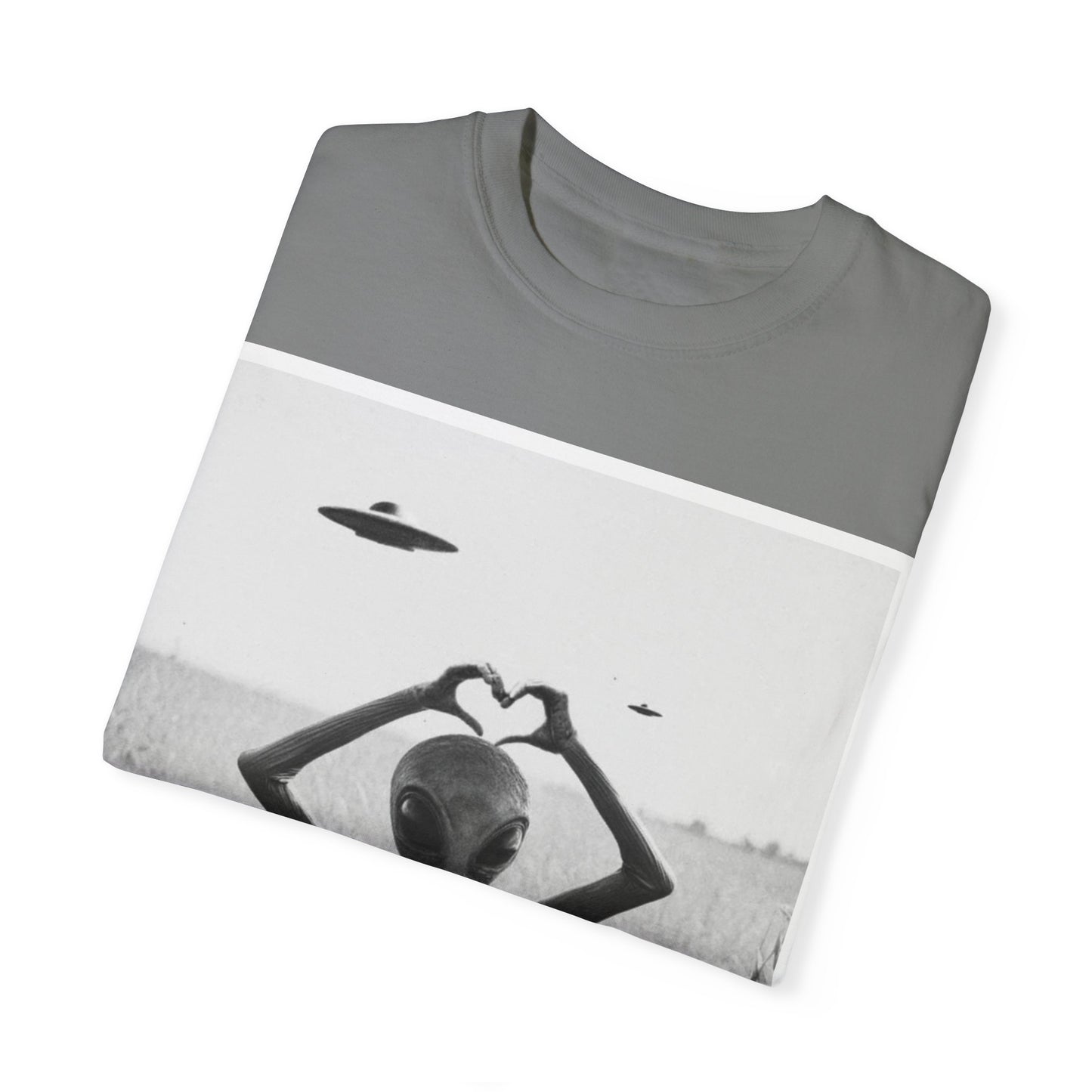 Alien T-shirt - Vintage Sci-Fi Heartwarming Scene