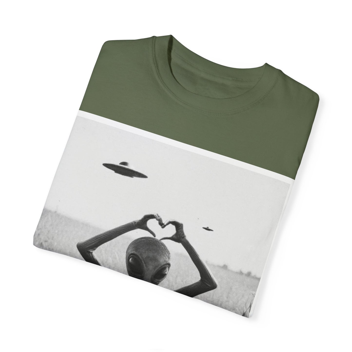 Alien T-shirt - Vintage Sci-Fi Heartwarming Scene